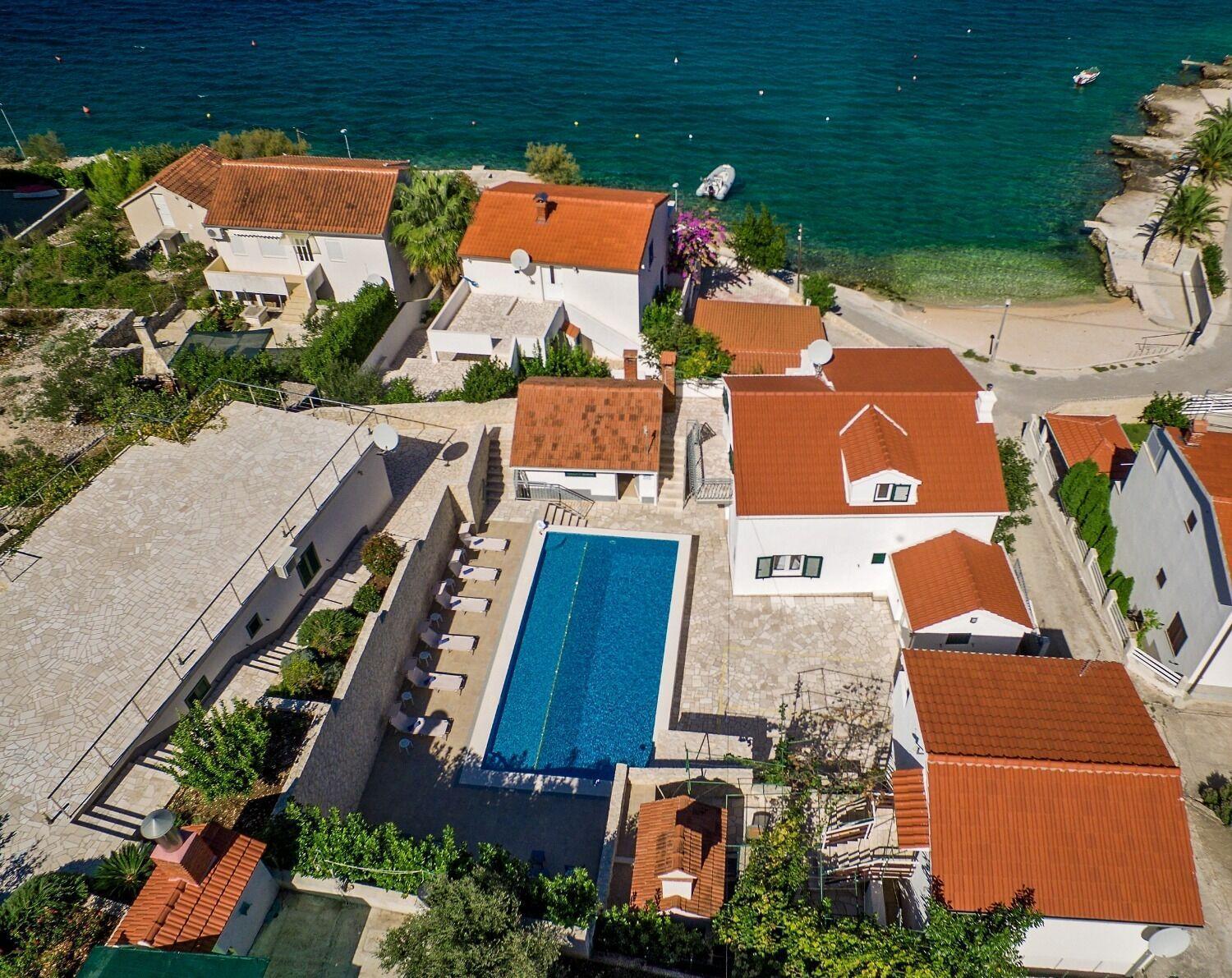 Apartments Bisernica-With Pool Ražanj Exteriér fotografie
