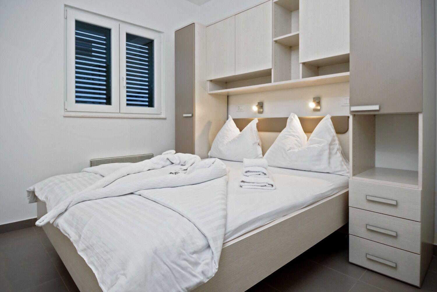 Apartments Bisernica-With Pool Ražanj Exteriér fotografie