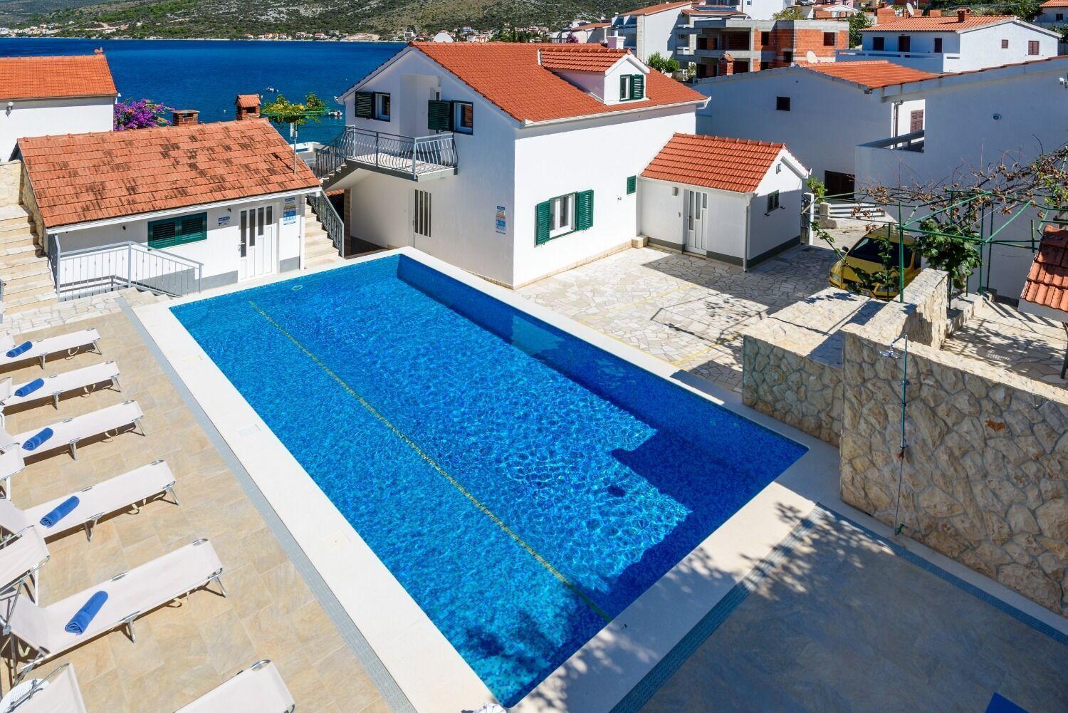 Apartments Bisernica-With Pool Ražanj Exteriér fotografie