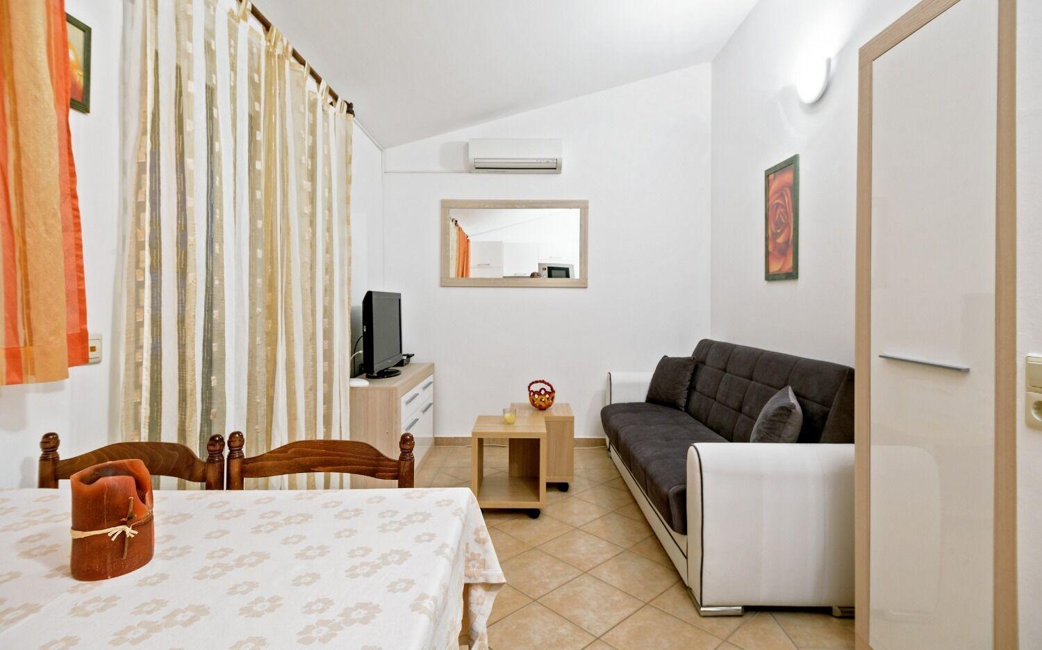 Apartments Bisernica-With Pool Ražanj Exteriér fotografie