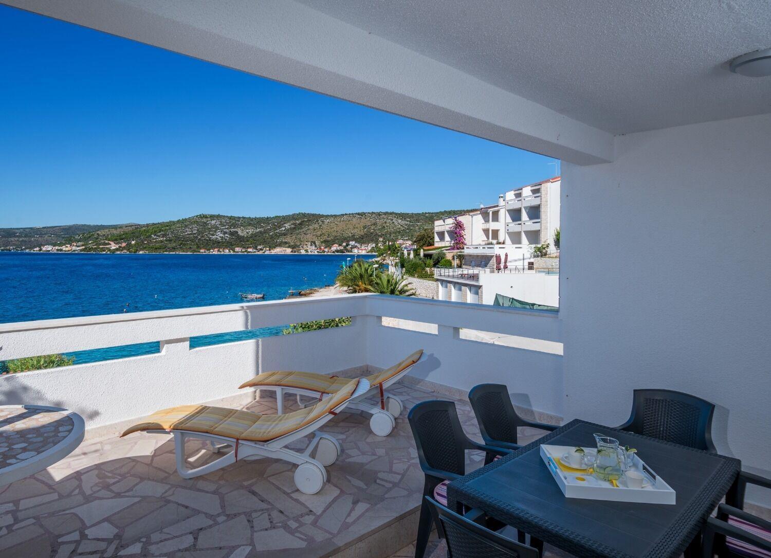 Apartments Bisernica-With Pool Ražanj Exteriér fotografie