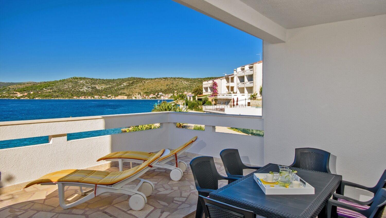 Apartments Bisernica-With Pool Ražanj Exteriér fotografie