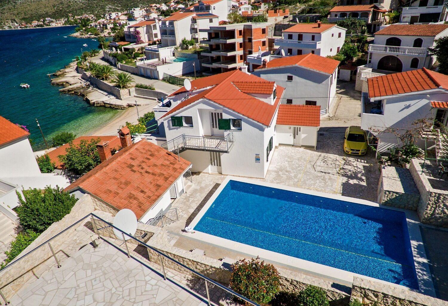 Apartments Bisernica-With Pool Ražanj Exteriér fotografie