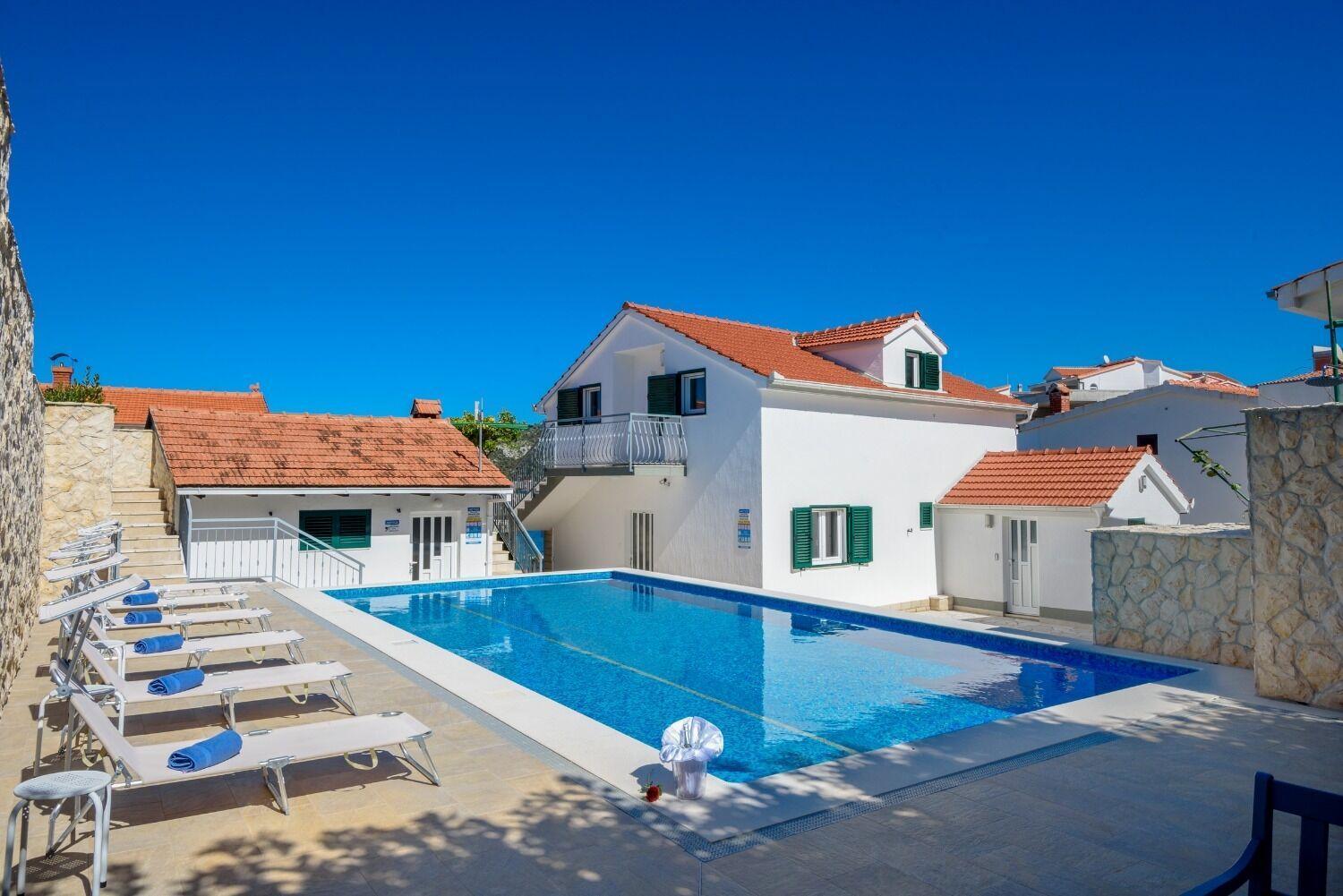 Apartments Bisernica-With Pool Ražanj Exteriér fotografie